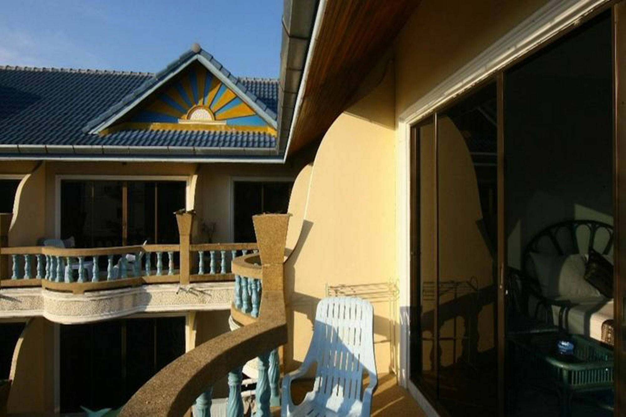 Patong Sunbeach Mansion Exterior foto